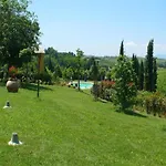 Idyllic In With Swimming Pool 빈치